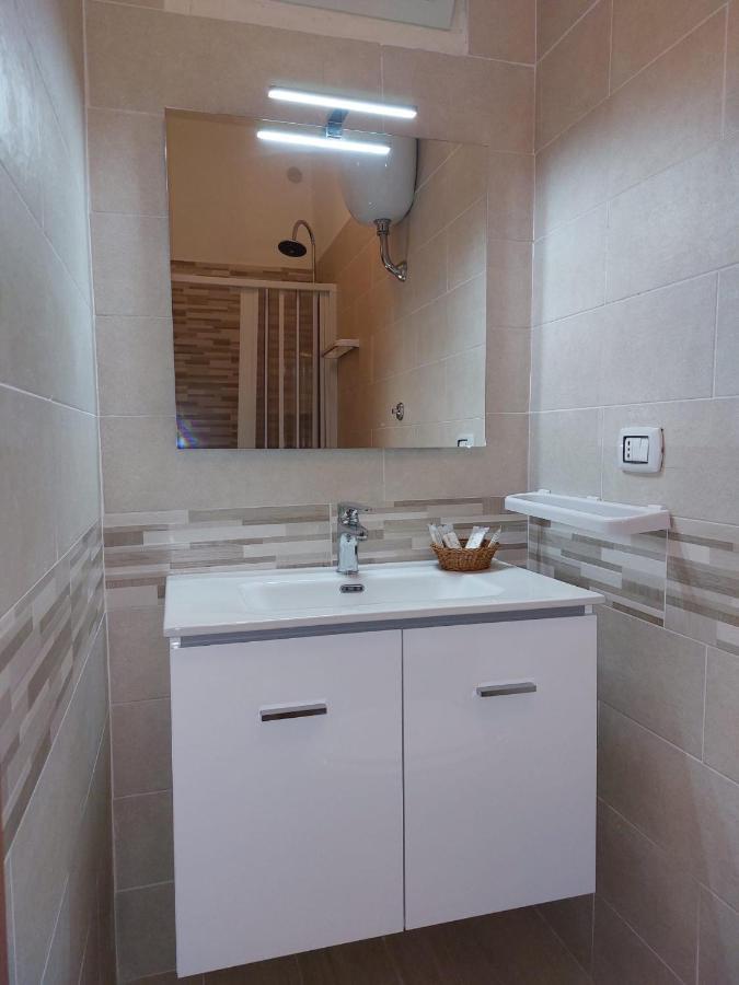 Esther Guest House Castel Volturno Exterior foto